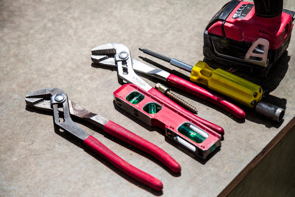 tools-lined-up
