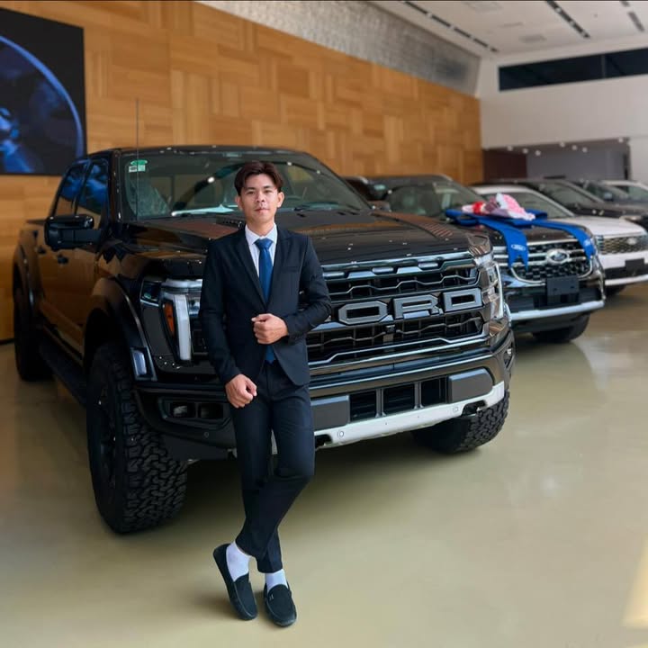Ford Chamnab-Sales Department