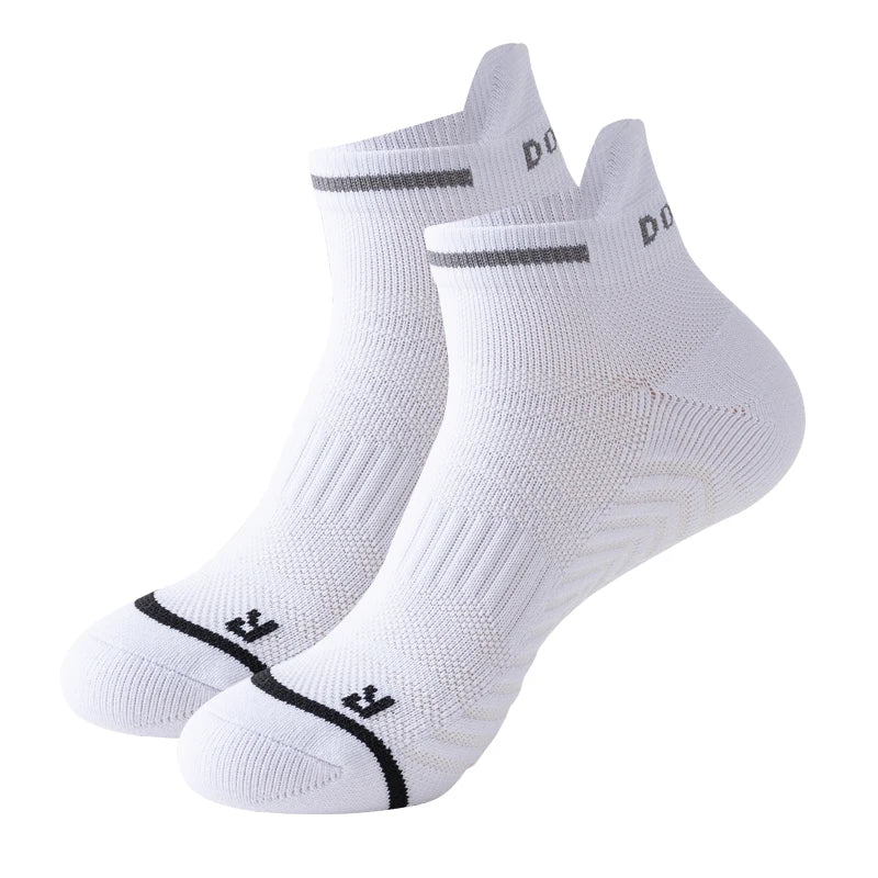 WRELS 1/2/3 Pairs Running Socks Quick drying Sports Ankle Socks Men Women Cushioned Arch Support Moisture Wicking Athletic Socks