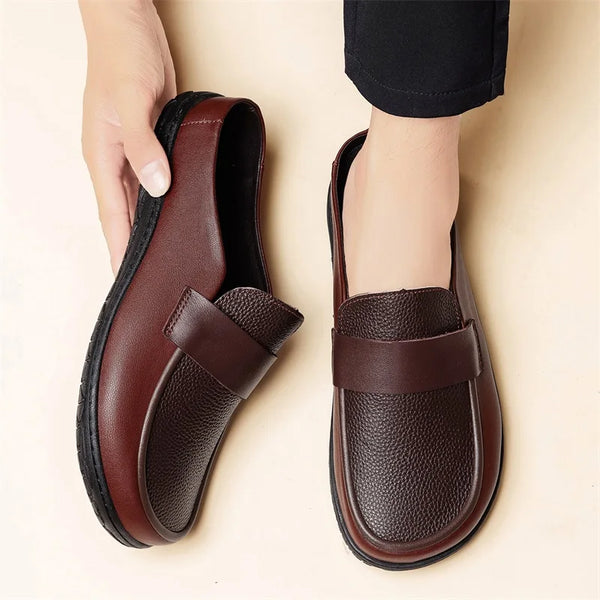 Men Wide Toe Pebble Grain Leather Backless Loafers Closed Toe Slip on Roomy Toe Box Mules Wide Fit Half Shoes Soft Comfort