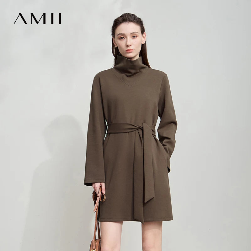 រ៉ូប AMII រដូវស្លឹកឈើជ្រុះតិចតួចបំផុតសម្រាប់ស្ត្រីឆ្នាំ ២០២៥ រ៉ូបកវែងប៉ាក់ឆើតឆាយ រ៉ូបខ្លីដៃវែងពណ៌ខ្មៅធម្មតា 12523019