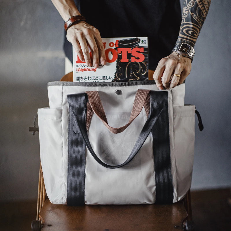 Maden Vintage Men's Waterproof Tote Bag Large Capacity Shoulder Bags Commuter Laptop Bag Versatile Handbag for Travel