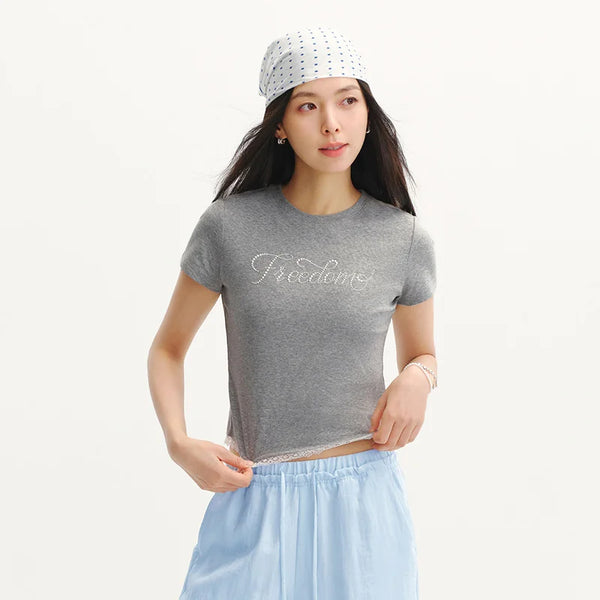 អាវយឺត Semir សម្រាប់នារី ដៃខ្លី រចនាបទចរបែបប៉ាក់ អក្សរអង្កាំ រាងស្លីម ដៃខ្លី ឆ្នាំ២០២៦ អាវថ្មី ទាន់សម័យ សម្រាប់ពាក់ប្រចាំថ្ងៃ