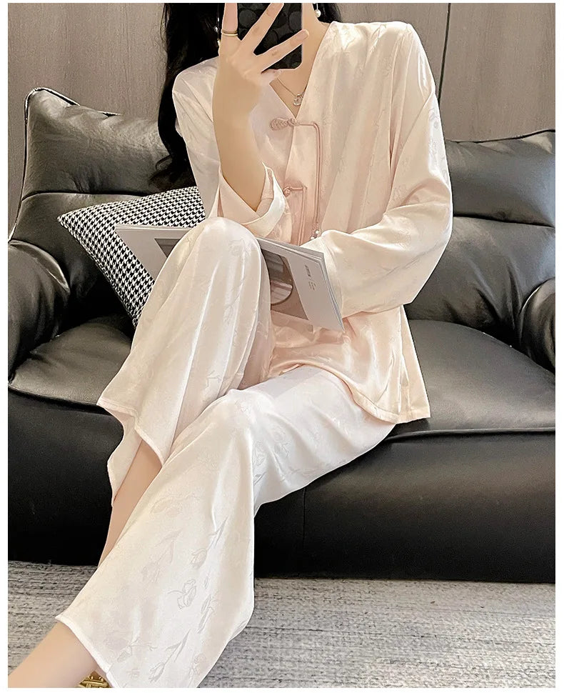 ឈុតគេង Pijama Feminino ម៉ូដថ្មី ឈុតគេងសូត្រ Satin រចនាប័ទ្មបុរាណ សម្លៀកបំពាក់ផ្ទះ រដូវស្លឹកឈើជ្រុះ រដូវរងា ឈុតគេងសម្រាប់ស្ត្រី ស្លៀកគេង