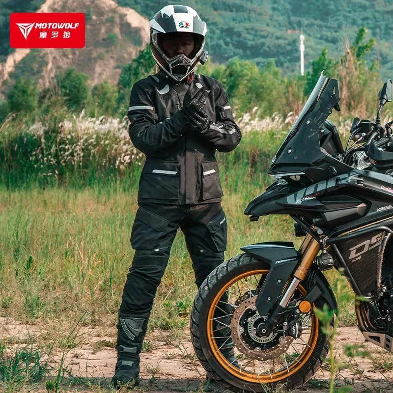 ឈុតអាវក្រៅម៉ូតូបុរស MOTOWOLF សម្រាប់រដូវក្ដៅរដូវស្លឹកឈើជ្រុះ ធន់នឹងការពាក់ពេលជិះម៉ូតូ ងាយស្រួលដកដង្ហើម និងការពារទឹកជ្រាប សម្រាប់ជិះម៉ូតូចម្ងាយឆ្ងាយ
