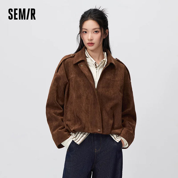 អាវក្រៅស្ត្រី Semir រាងដូចស្បែក Suede ខ្លី ទំហំធំ រាងសំបុកឃ្មុំ រដូវស្លឹកឈើជ្រុះ ឆ្នាំ២០២៦ ពណ៌ត្នោតក្តៅ សម្លៀកបំពាក់ក្រៅធម្មតា សម្រាប់ដើរលេងកម្សាន្ត