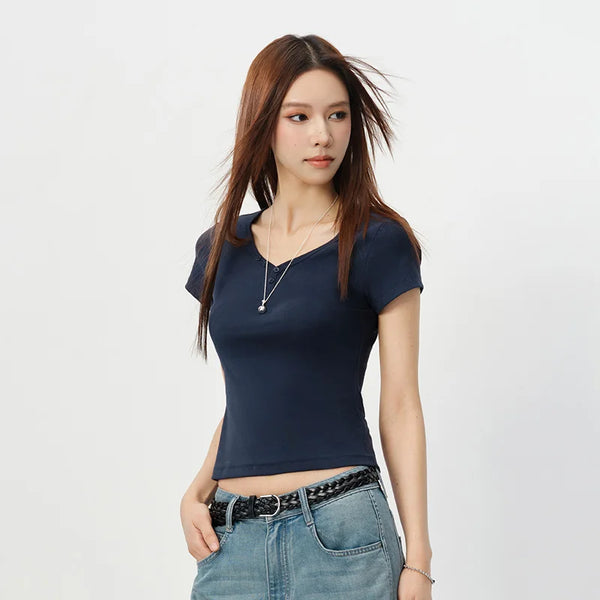 អាវយឺត Semir សម្រាប់នារី ក V រាងពាក់កណ្តាលស្លីម ពណ៌សុទ្ធ ត្រង់ស្មា រដូវក្តៅ 2026 អាវក្រៅទន់