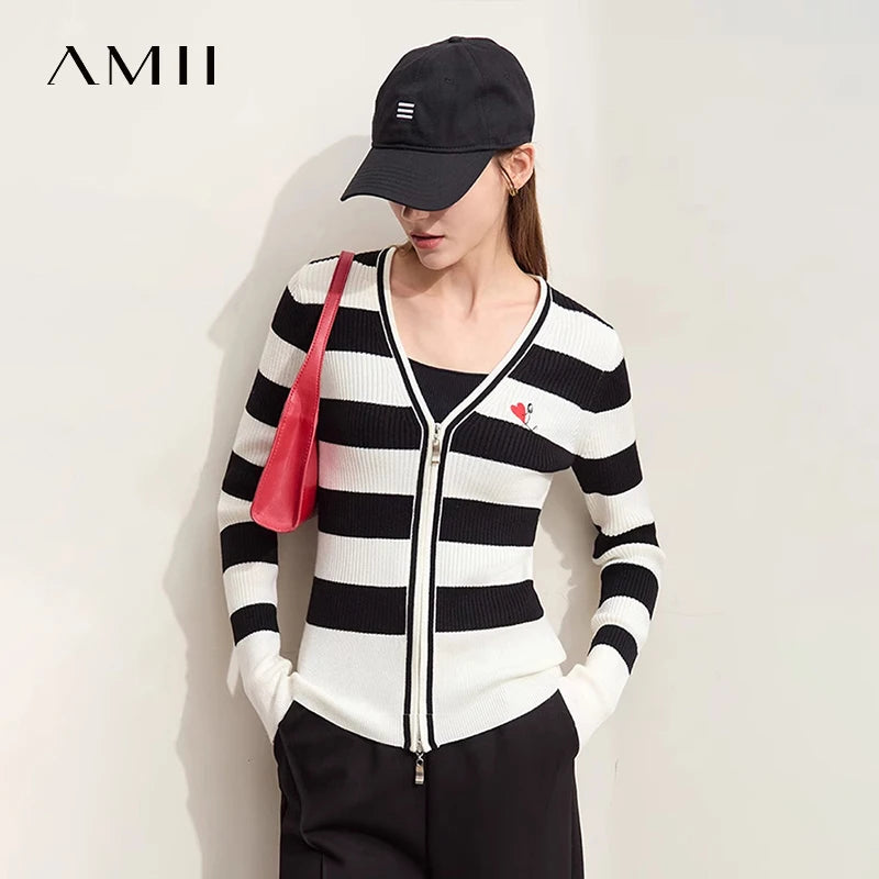 អាវក្រៅ Amii Minimalism Cardigans សម្រាប់នារី រដូវស្លឹកឈើជ្រុះ ឆ្នាំ២០២៥ ថ្មី ក V ប៉ាក់ដោយខ្សែរ៉ូត អាវក្រៅស្តើងសម្រាប់នារី 12413002