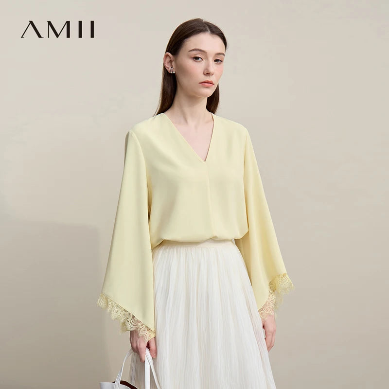 អាវ យឺត នារី Amii រដូវស្លឹកឈើជ្រុះ ឆ្នាំ២០២៦ ថ្មី ក រាង អក្សរ V រលុង អាវ យឺត ប៉ាក់ ចរ ដៃ អាវ ស្តើង អាវ លើ ស្ត្រី ឆើតឆាយ 12611026
