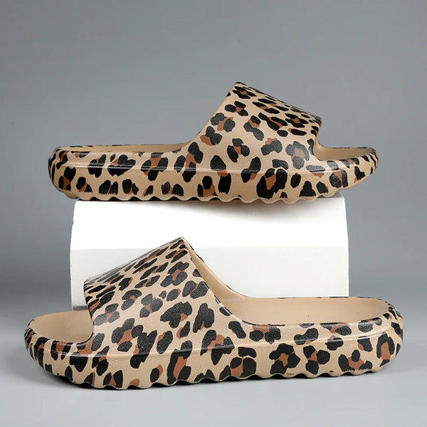 Unisex Leopard Print Slide Sandals Soft Comfort Rubber Slippers Indoor Outdoor House Shoes with Non-Slip Soles for Men and Women