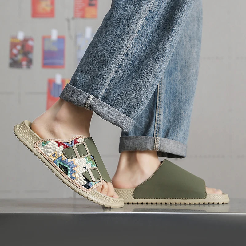 Men's casual slip-on slippers summer soft-soled anti-slip outdoor walking beach shoes breathable light fashion sports slippers