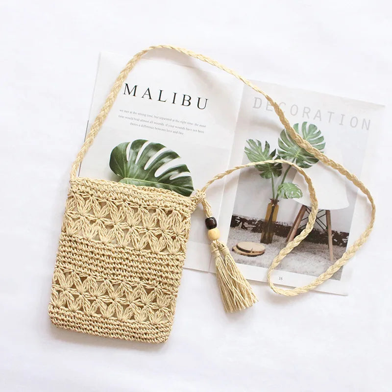 Trendy Ladies' Shoulder Bag Woven from Straw Ropes.Features a Casual,Simple and Versatile Style,Perfect for the Summer Beach.