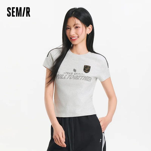 អាវយឺតនារី Semir ឆ្នាំ ២០២៦ ស្ទីលខ្លីស្ដើងបោះពុម្ពស្មាធម្មតារចនាប័ទ្មកីឡាអាមេរិកបែប Retro ធម្មតា