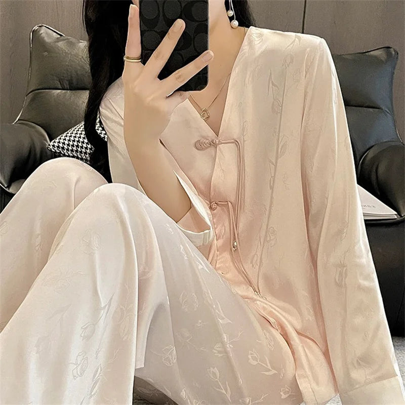 ឈុតគេង Pijama Feminino ម៉ូដថ្មី ឈុតគេងសូត្រ Satin រចនាប័ទ្មបុរាណ សម្លៀកបំពាក់ផ្ទះ រដូវស្លឹកឈើជ្រុះ រដូវរងា ឈុតគេងសម្រាប់ស្ត្រី ស្លៀកគេង