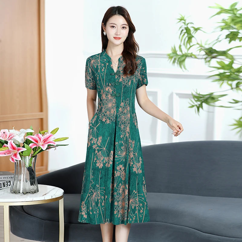 រ៉ូប Cheongsam បែបចិនបុរាណសម្រាប់នារី ដៃខ្លី ក V រាងដូចខ្សែក្រវាត់ រចនាផ្កា សម្រាប់នារីៗ