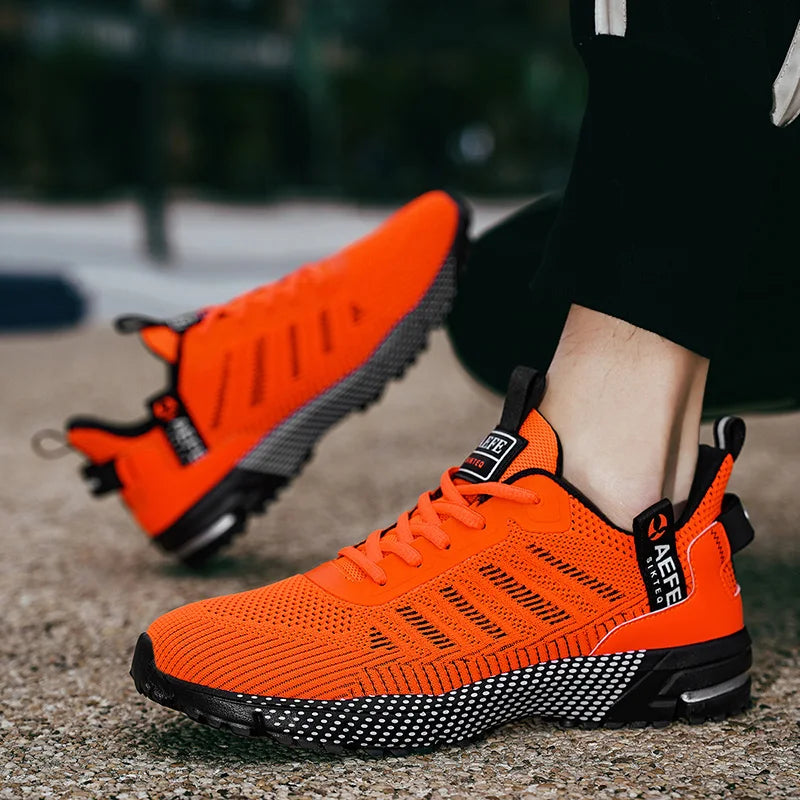 Men's high-quality casual sports shoes four seasons breathable light outdoor running shoes fashion soft-soled students sneakers
