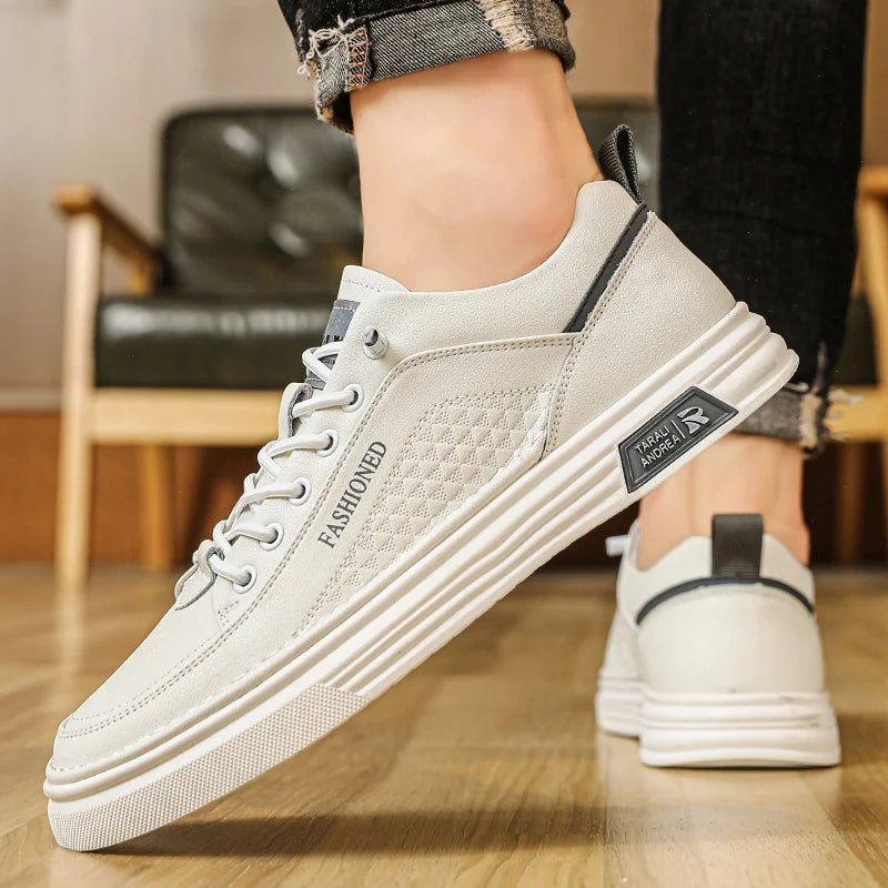 Men's Slip On Casual Shoes Summer Breathable Lightweight Soft-Sole Outdoor Flat Walking Shoes Fashion Student White Board Shoes