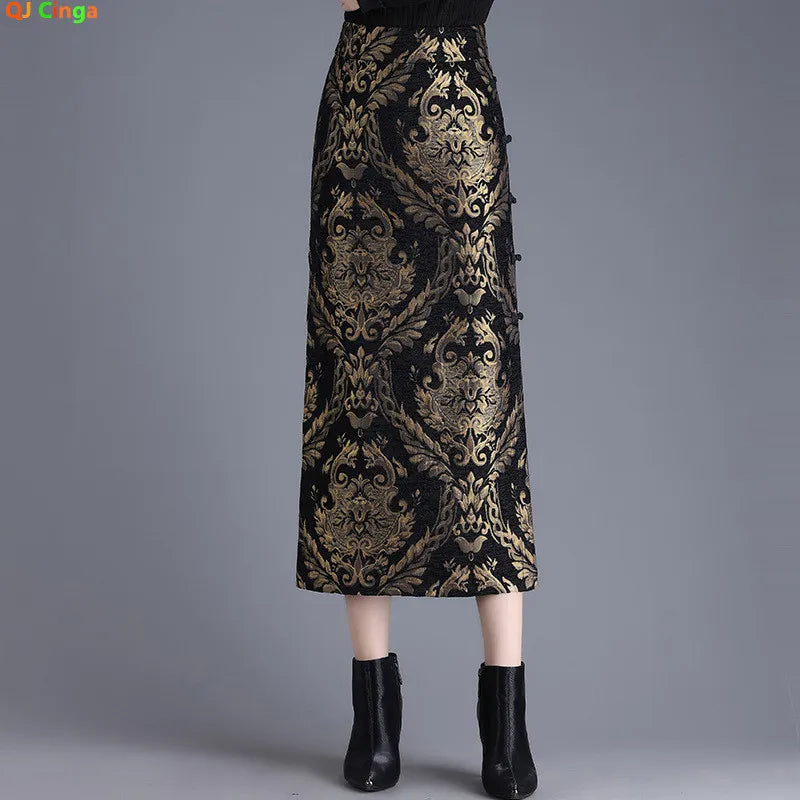 Luxurious Women's Black and Gold Skirts, A Stylish and Elegant Knee-length Dress with A Slit on The Right Side.