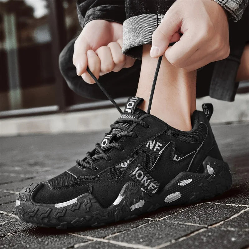 Men's casual sneakers four seasons new breathable soft-sole anti-slip light comfort outdoor running shoes tooling sports shoes