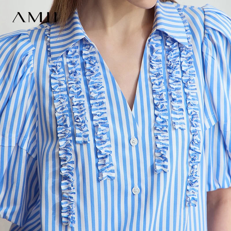 អាវ Amii Minimalist ស្ទីលរដូវក្តៅថ្មីឆ្នាំ ២០២៥ សម្រាប់ស្ត្រី កអាវបត់ចុះក្រោម ក V ដៃអាវពណ៌ខៀវ ស ឆ្នូត 12542087