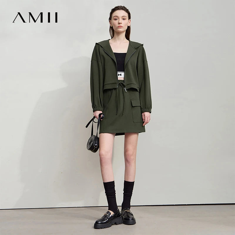 អាវកីឡា AMII Minimalist សម្រាប់នារី 2025 រដូវស្លឹកឈើជ្រុះថ្មី ពណ៌បៃតង មានក្រណាត់ អាវដៃវែង មានខ្សែរ៉ូត អាវក្រៅធម្មតា 12543147