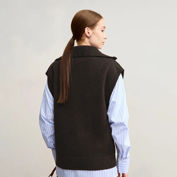 AMII Women's Sweater 2026 Winter New Minimalist Commuter Solid Versatile Loose Pullover Knitted Sleeveless Vest Women 12524121