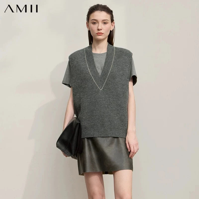 AMII Sleeveless Vest Woman 2026 Autumn Elegant Casual Knitted Tops Female Solid V-neck Loose Versatile Women Clothing 12523160