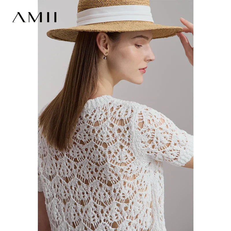 អាវយឺតប៉ាក់ Amii Minimalist សម្រាប់នារី កមូល 2025 រដូវស្លឹកឈើជ្រុះ ដៃខ្លី ក្រូម រាងប្រហោង អាវរលុង ស្រស់ស្អាត 12541165
