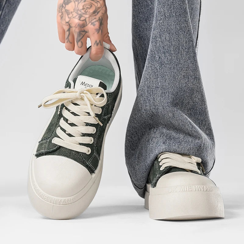 Men's Thick sole casual shoes four seasons soft-sole lightweight outdoor walking shoes fashion comfort youth Joker board shoes