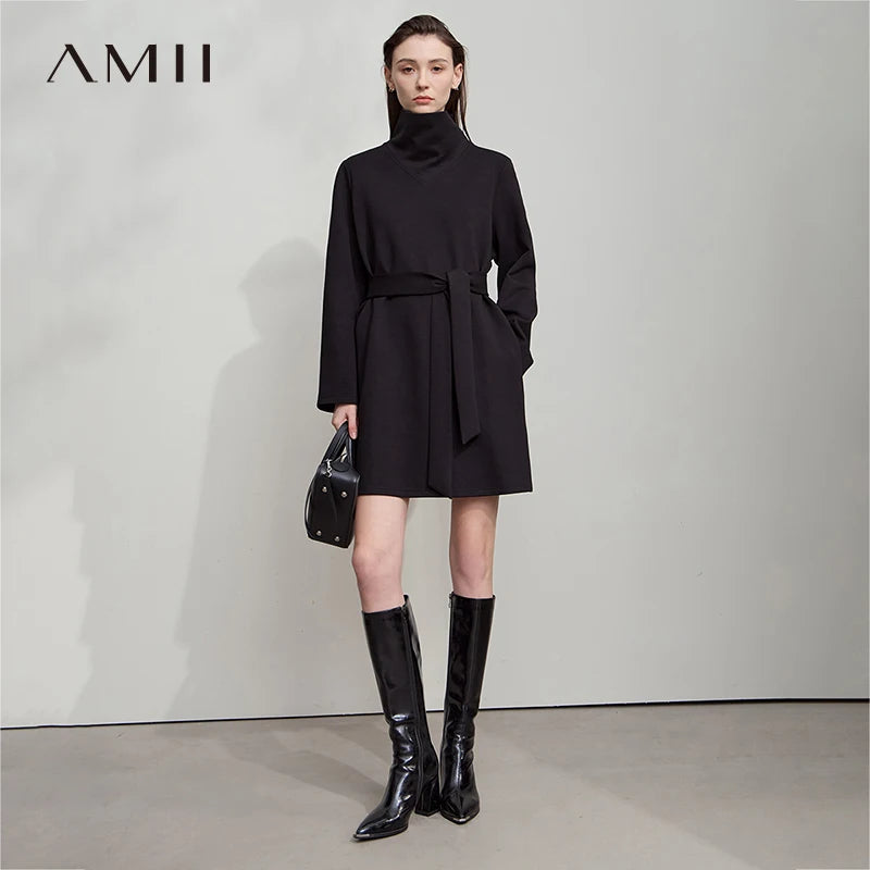 រ៉ូប AMII រដូវស្លឹកឈើជ្រុះតិចតួចបំផុតសម្រាប់ស្ត្រីឆ្នាំ ២០២៥ រ៉ូបកវែងប៉ាក់ឆើតឆាយ រ៉ូបខ្លីដៃវែងពណ៌ខ្មៅធម្មតា 12523019