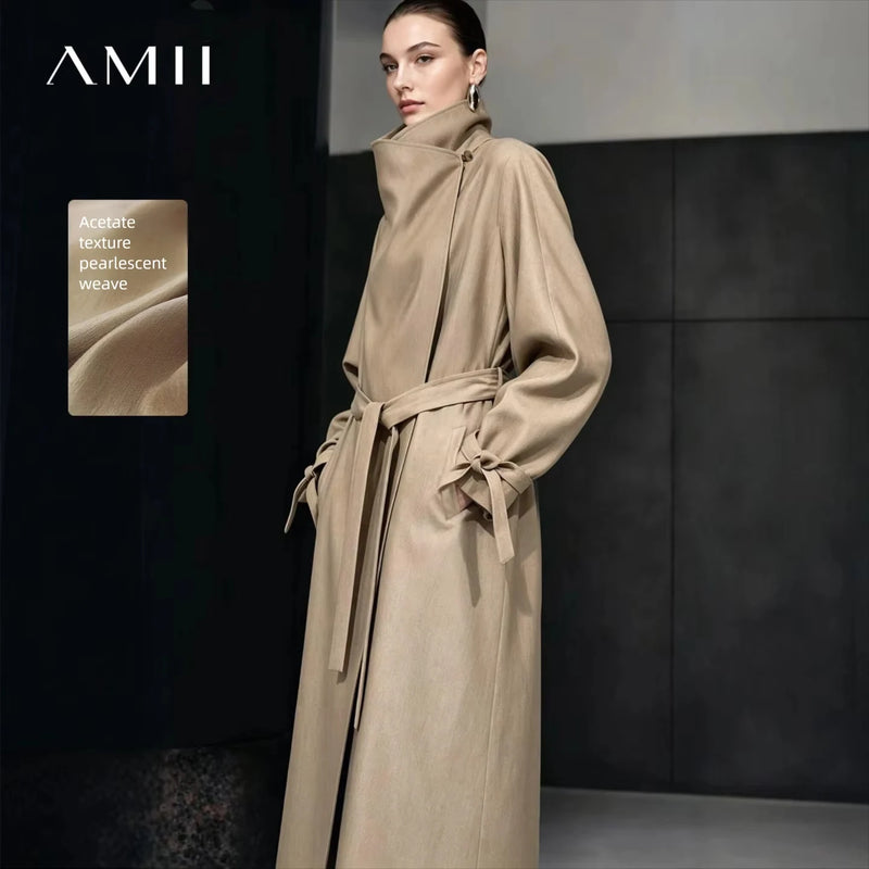 អាវធំ Amii Minimalist សម្រាប់នារីរដូវស្លឹកឈើជ្រុះ អាវធំចង្កេះវែង ខ្សែក្រវ៉ាត់ ក្រណាត់រលោង អាវក្រៅខ្យល់ 12623021