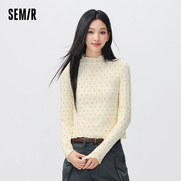 អាវយឺតប៉ាក់ Semir សម្រាប់នារី លំនាំចំណុច Polka Dot Mock Neck Ruffle Edge Thermal Warmth Style Minimal 2026 សម្លៀកបំពាក់រដូវរងាថ្មីប្រចាំថ្ងៃ