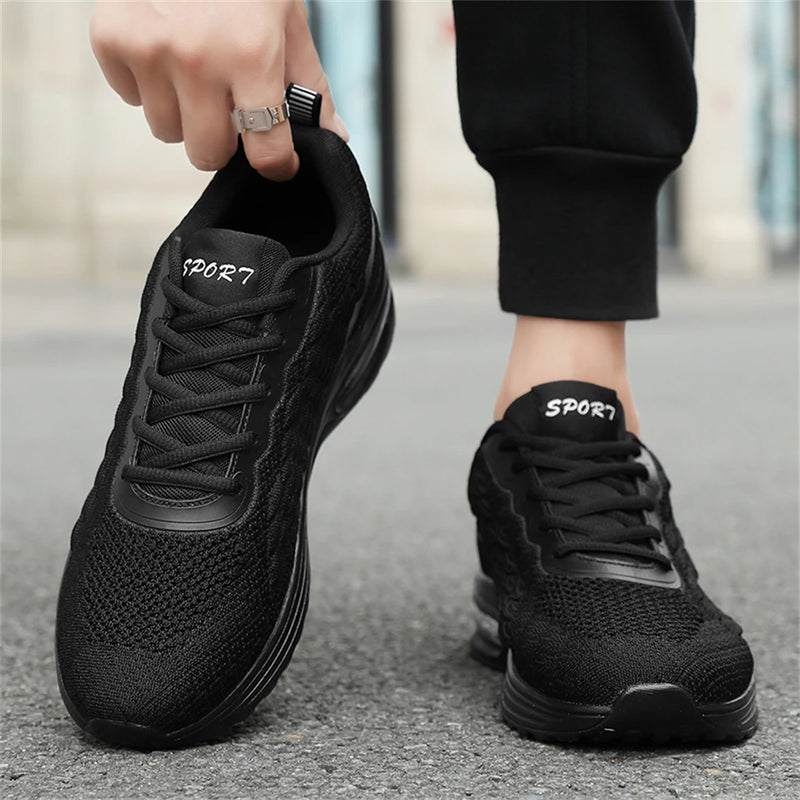 Men women's mesh casual sneakers four seasons new breathable light soft-sole shock-absorbing outdoor couple running sports shoes