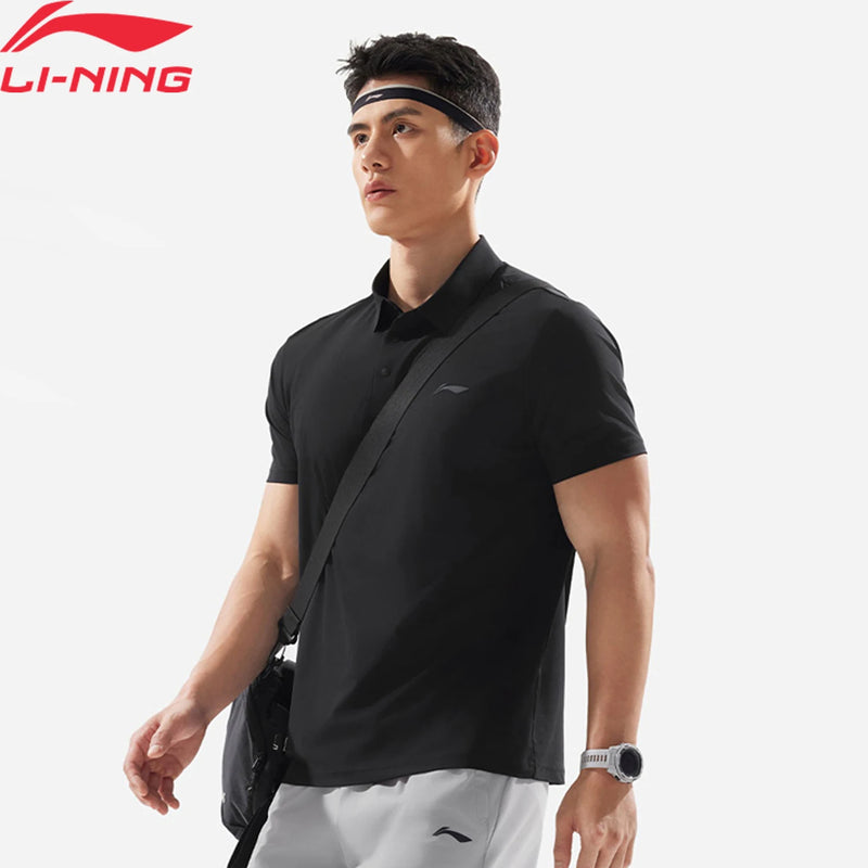 អាវប៉ូឡូហ្វឹកហាត់បុរស Li-Ning ម៉ូដែល DRY FREEZE Reguler Fit ផលិតពីក្រណាត់ Polyamide 74% 26% Elastane អាវយឺតដៃខ្លី LiNing APLV039