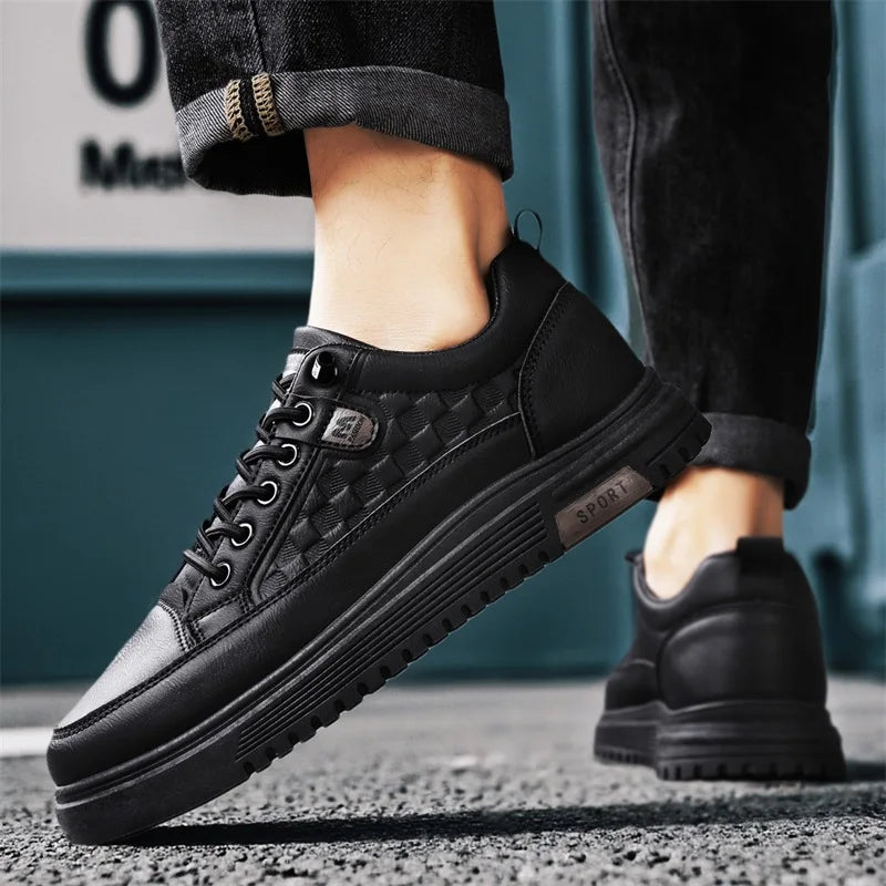 Men's Flat Casual Shoes Spring Breathable Soft-Sole Anti-Slip Outdoor Walking Shoes Youth Fashion White Shoes Sports Board Shoes
