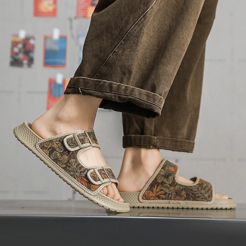 Men's Casual Slip-On Slippers New Summer Lightweight Beach Shoe Outdoor Sports Fashion Anti-Slip Soft Sole City Walking Slippers