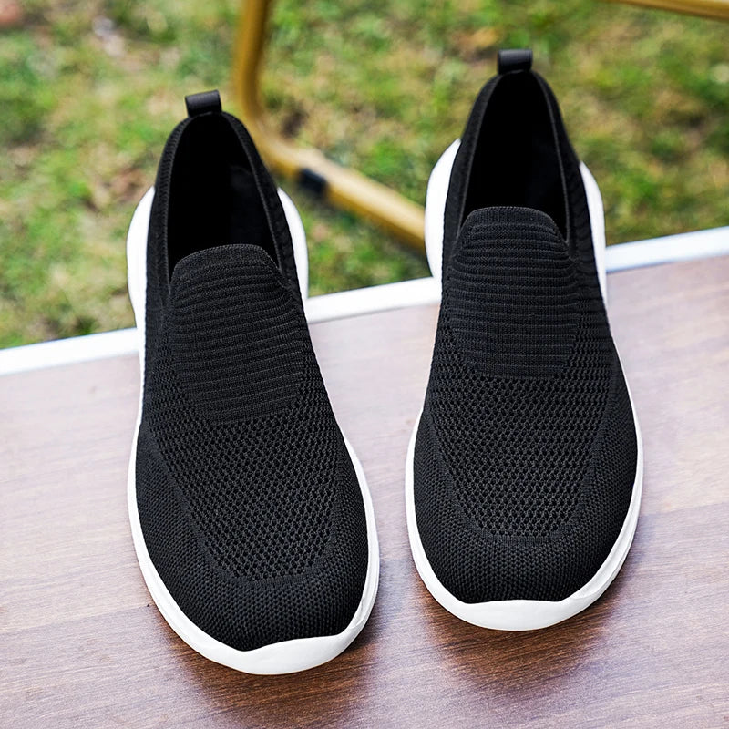 Mens Sports Shoes 2025 New Mesh Breathable Lightweight Casual Sneakers Daily Commuting Outdoor Walking Shoes for Men