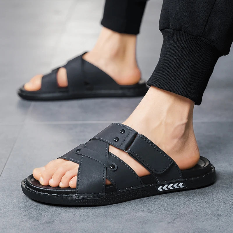 Men's Fashion Casual Slippers Summer New Lightweight Breathable Outdoor Beach Shoes Students Soft-Sole Sports Walking Slippers