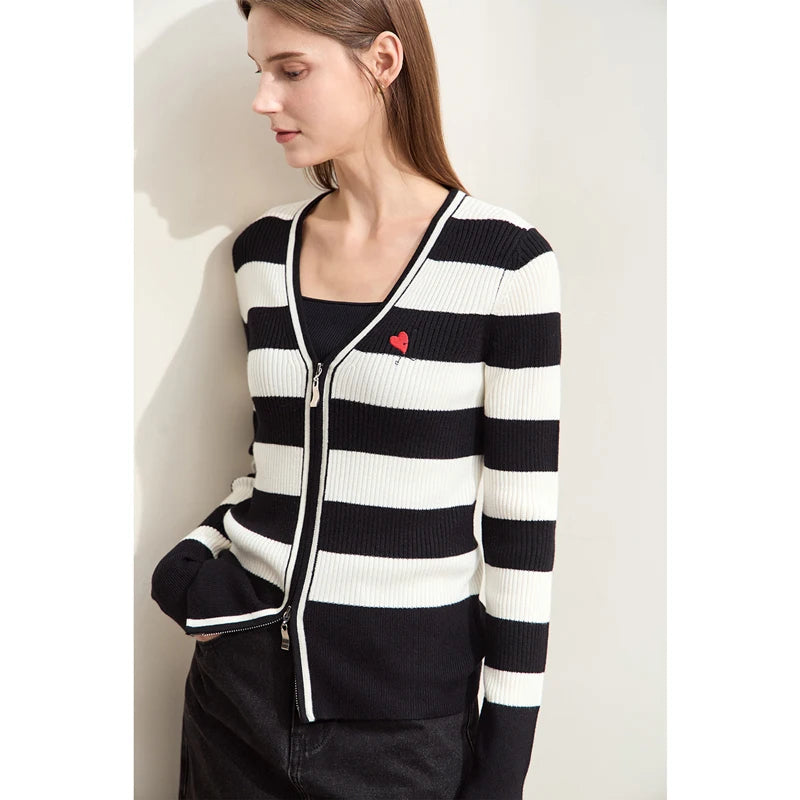 អាវក្រៅ Amii Minimalism Cardigans សម្រាប់នារី រដូវស្លឹកឈើជ្រុះ ឆ្នាំ២០២៥ ថ្មី ក V ប៉ាក់ដោយខ្សែរ៉ូត អាវក្រៅស្តើងសម្រាប់នារី 12413002