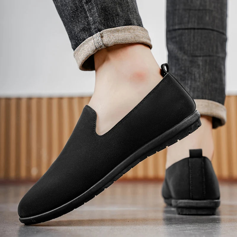 Men's Plus-Size Fashion Versatile Casual Shoes Breathable Soft Sole Four Seasons Non-Slip Comfort Outdoor Driving Leather Shoes