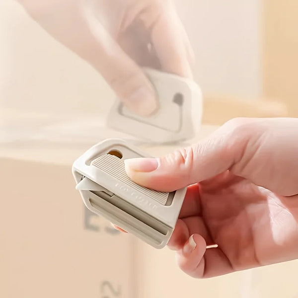1pc Automatic Retraction Multifunctional Utility Knife with Attached Magnetic, Safe And Portable Carton Cutter for Parcels.