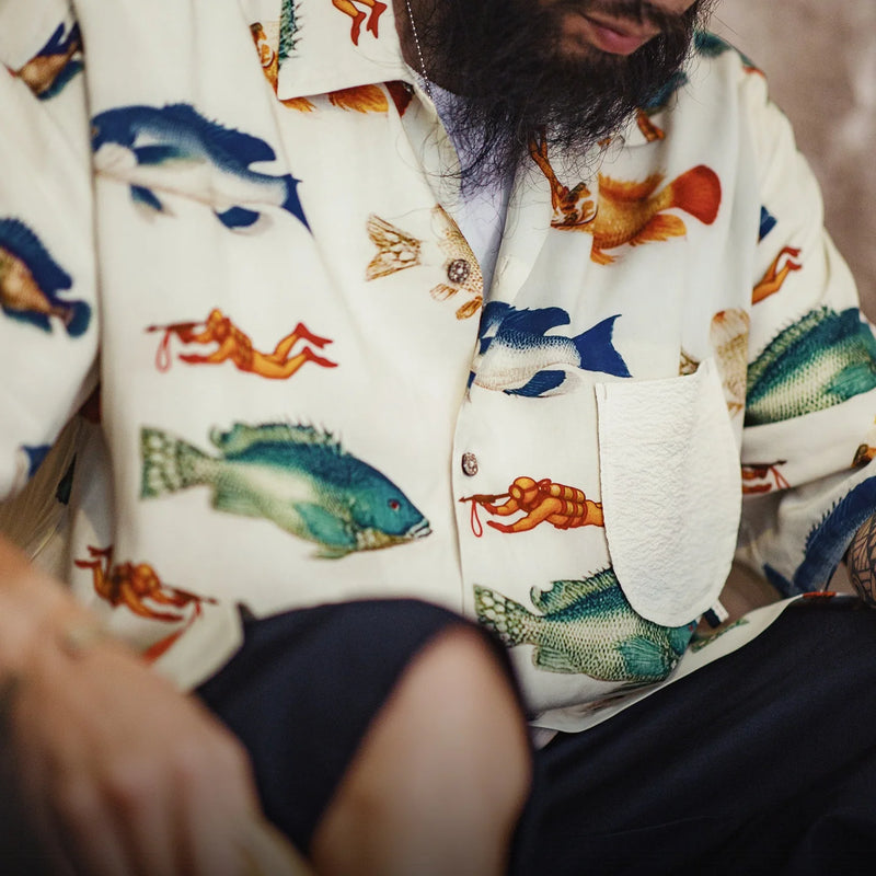 អាវយឺតបុរស Maden បែប Retro Hawaiian Fish Print Coloured Collar Shirt អាវដៃខ្លីរលុងស្រាលសម្រាប់រដូវក្តៅ អាវឆ្នេរខ្សាច់ កអាវគុយបា