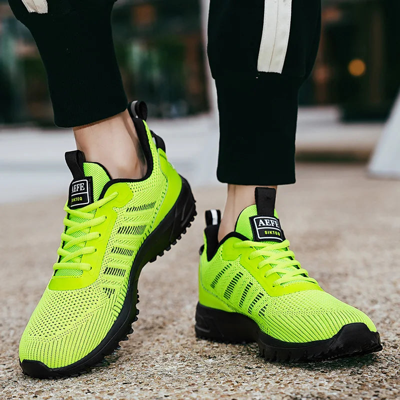 Men's high-quality casual sports shoes four seasons breathable light outdoor running shoes fashion soft-soled students sneakers