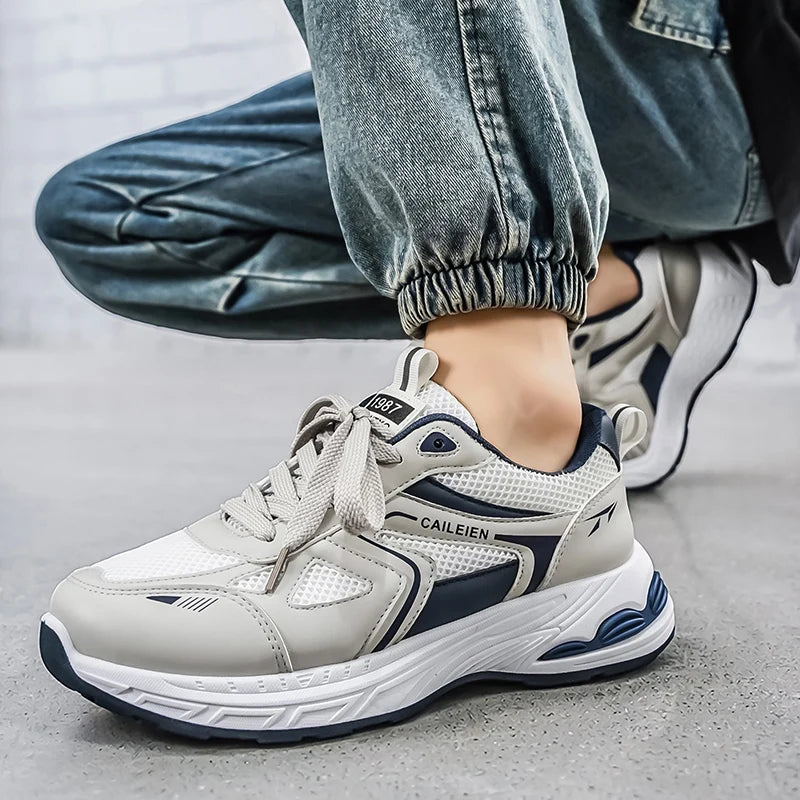Men's breathable mesh sneakers summer soft-sole anti-slip casual outdoor running shoes students lightweight speed sports shoes
