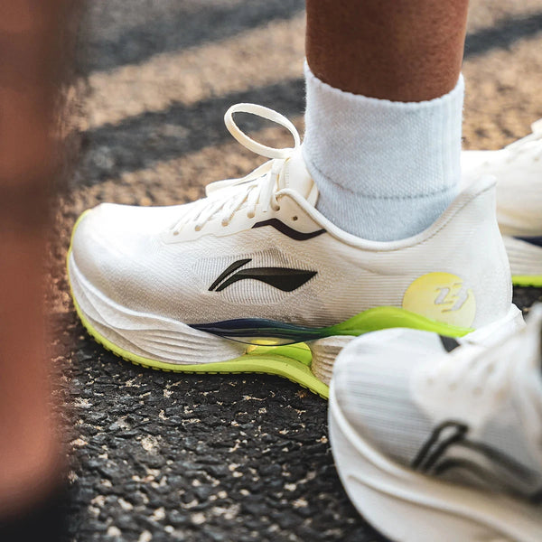 ស្បែកជើងរត់ Li-Ning សម្រាប់នារី SUPER LIGHT 23 Light BOOM FIBER ខ្យល់ចេញចូលបាន ប្រើប្រាស់បានយូរ រឹងមាំ ស្បែកជើងប៉ាតារត់ហាត់ប្រាណប្រចាំថ្ងៃ LiNing ARBW018