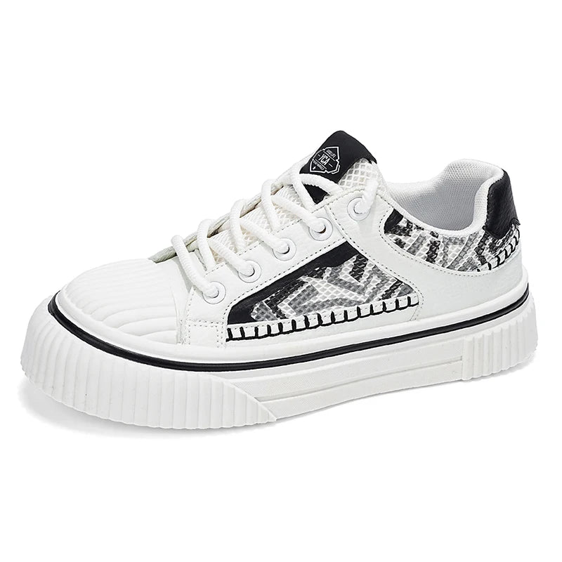 Men's Korean flat casual shoes Four seasons fashion youth breathable light soft-sole non-slip outdoor walking sports board shoes