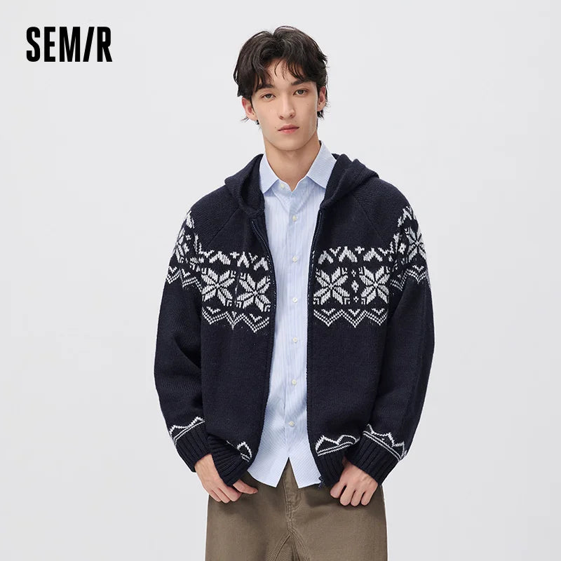 អាវកាឌីហ្គែនបុរស Semir រចនាបថបុរាណ ដៃអាវមានមួក រចនាបថធរណីមាត្រ Jacquard ដៃអាវ Raglan ឆ្នាំ ២០២៦ សម្លៀកបំពាក់ប្រចាំថ្ងៃរដូវរងាថ្មី រចនាបថធម្មតាសម្រាប់ទីក្រុង