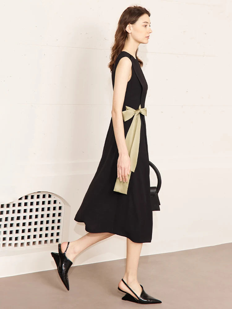 រ៉ូប AMII Minimalism សម្រាប់នារី ពណ៌ផ្ទុយគ្នា រចនាដោយខ្សែចង រដូវក្ដៅឆ្នាំ២០២៥ រ៉ូបថ្មី រចនាដោយបារាំង ពណ៌ខ្មៅ ដៃខ្លី អាវទ្រនាប់ 12352002