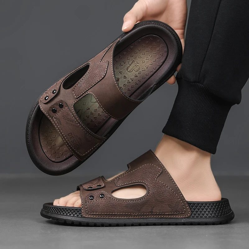 Men's casual slip-on slippers New summer soft-sole anti-slip outdoor walking beach shoe breathable light fashion sports slippers