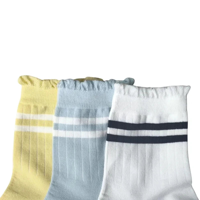 ស្រោមជើងកីឡា Li-Ning Unisex ៣គូ ទំហំ ២២-២៨សង់ទីម៉ែត្រ កប្បាស ៥៩.៣% ប៉ូលីអេស្ទ័រ ៣៦.៩% អេឡាស្តង់ ៣.៨% ស្រោមជើង LiNing បុរស និងស្ត្រី AWTV១៣៣